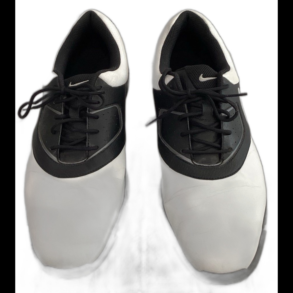 Nike Shoes Golf Men’s Size 12 Color White Black Plastic Spikes Golf Shoes.